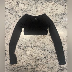 🩰 Black long sleeve Dance fitted and cropped top
